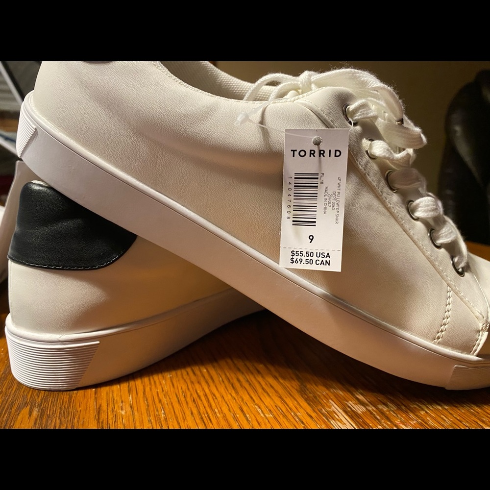 Torrid women’s white sneakers black heel